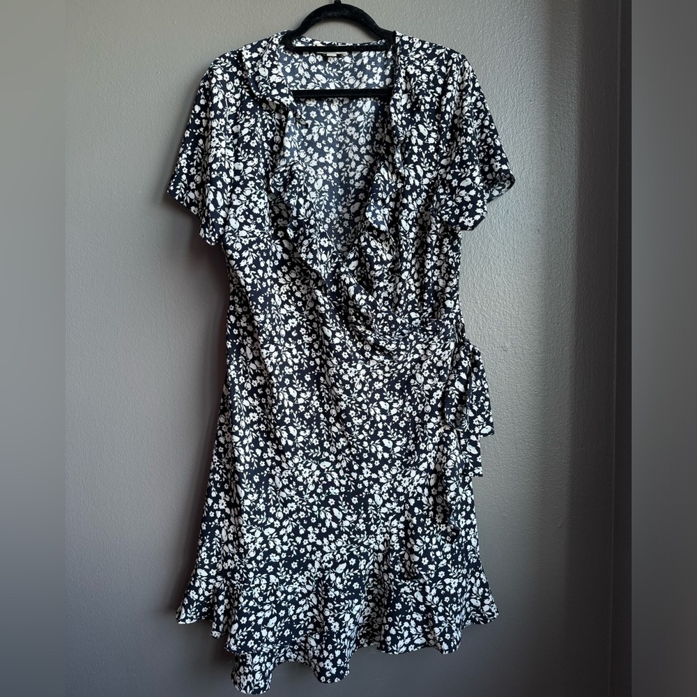 LOFT Black and White Wrap Floral Midi Dress, XL